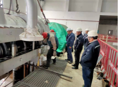 热烈祝贺新绛千亿球友会汽机扣缸顺利完成