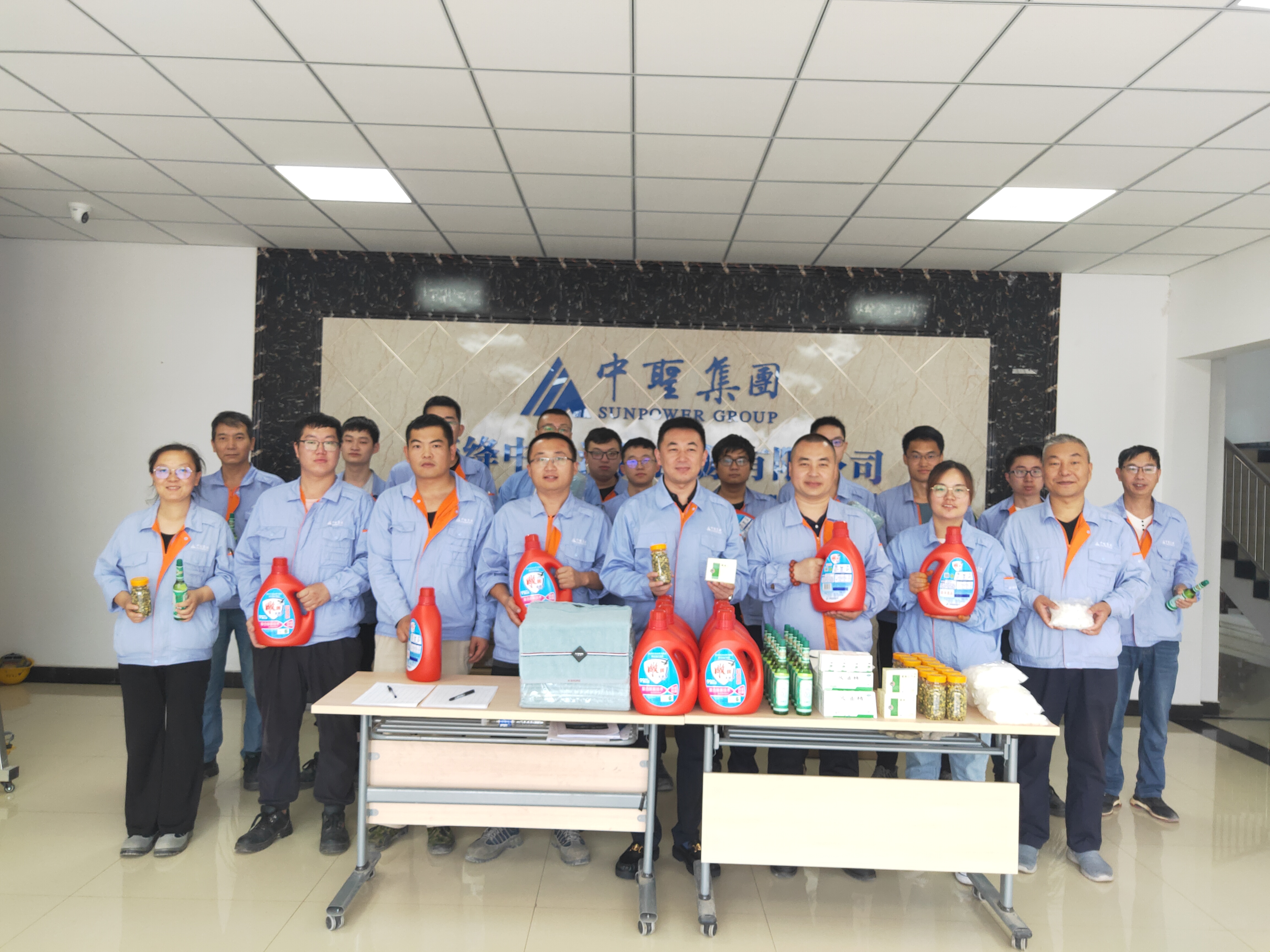 炎炎夏日送清凉 丝丝情意暖人心——新绛千亿球友会开展夏季送清凉活动 