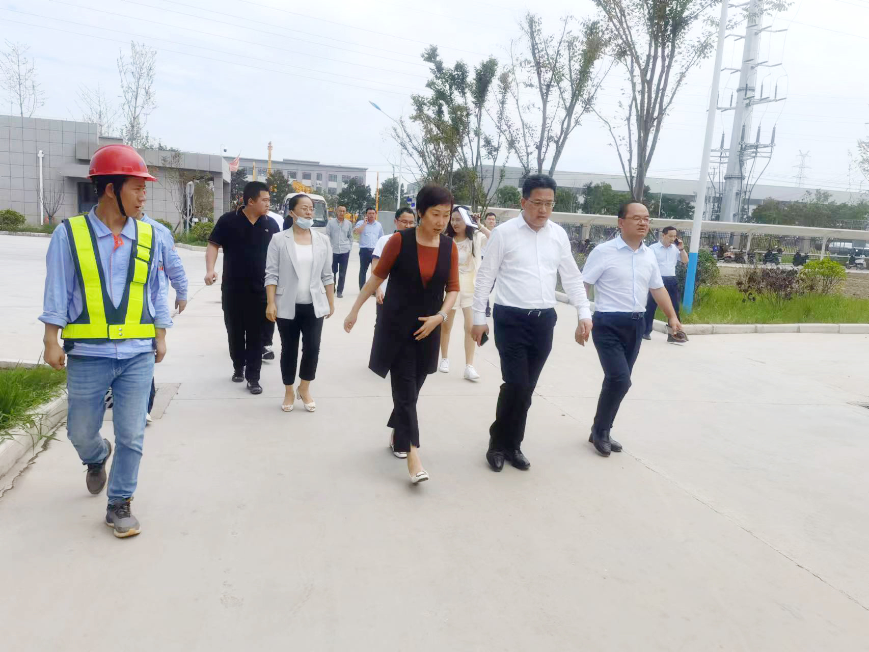 徐州市高新区领导一行莅临徐州千亿球友会指导工作