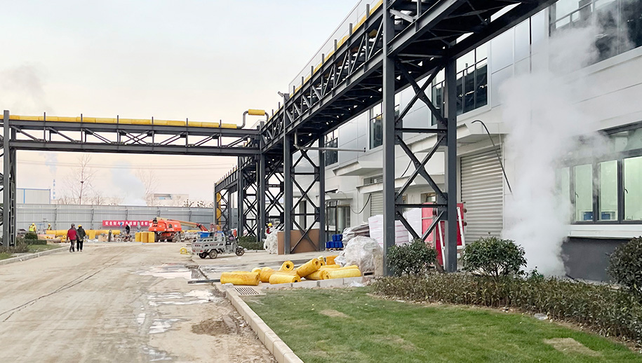 徐州千亿球友会正式对外供汽，外管网阀门开启，滚滚蒸汽通过管道输送至用户厂内，开启了徐州千亿球友会的新篇章。