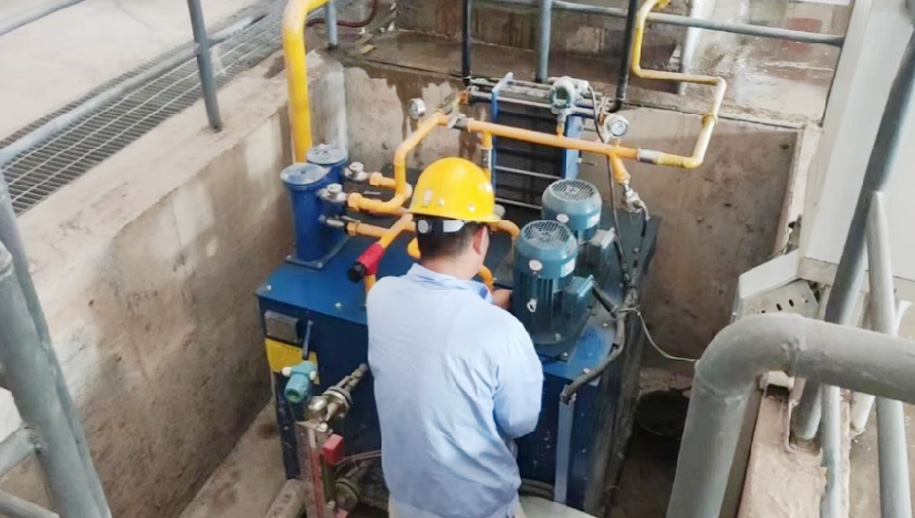 新绛千亿球友会#1机组整套联合启动、发电机假同期并网及相关试验圆满完成，热网管道一次吹扫完成，为下一步进入“72+24h”试运行奠定了坚实基础。