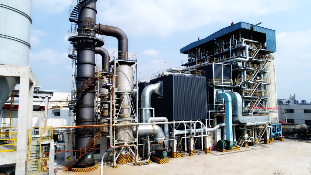 涟水千亿球友会试运行，项目占地28.1亩，总建筑面积3884平方米。配有2台40吨/小时煤粉蒸汽锅炉，配套供热管网总长约20公里。